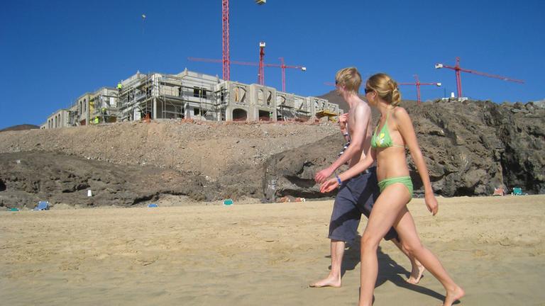 Hotelbaustellen am Strand