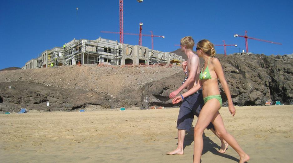 Hotelbaustellen am Strand