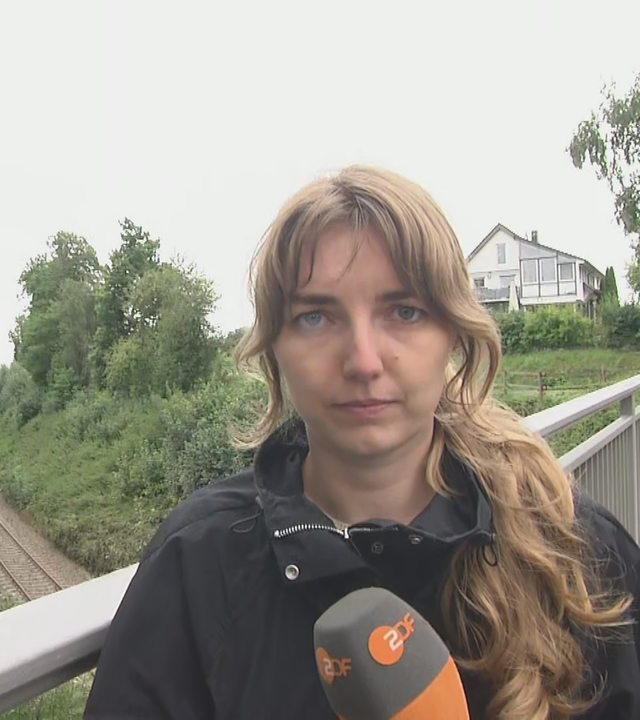 ZDF-Reporterin Luisa Houben berichtet von der Unfallstelle nahe Riedlingen.