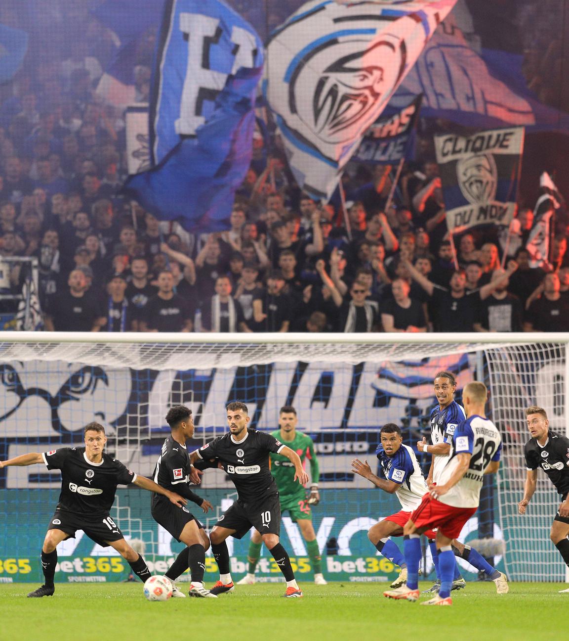 Szene aus dem Spiel Hamburger SV - FC St. Pauli vom 29.08.2025