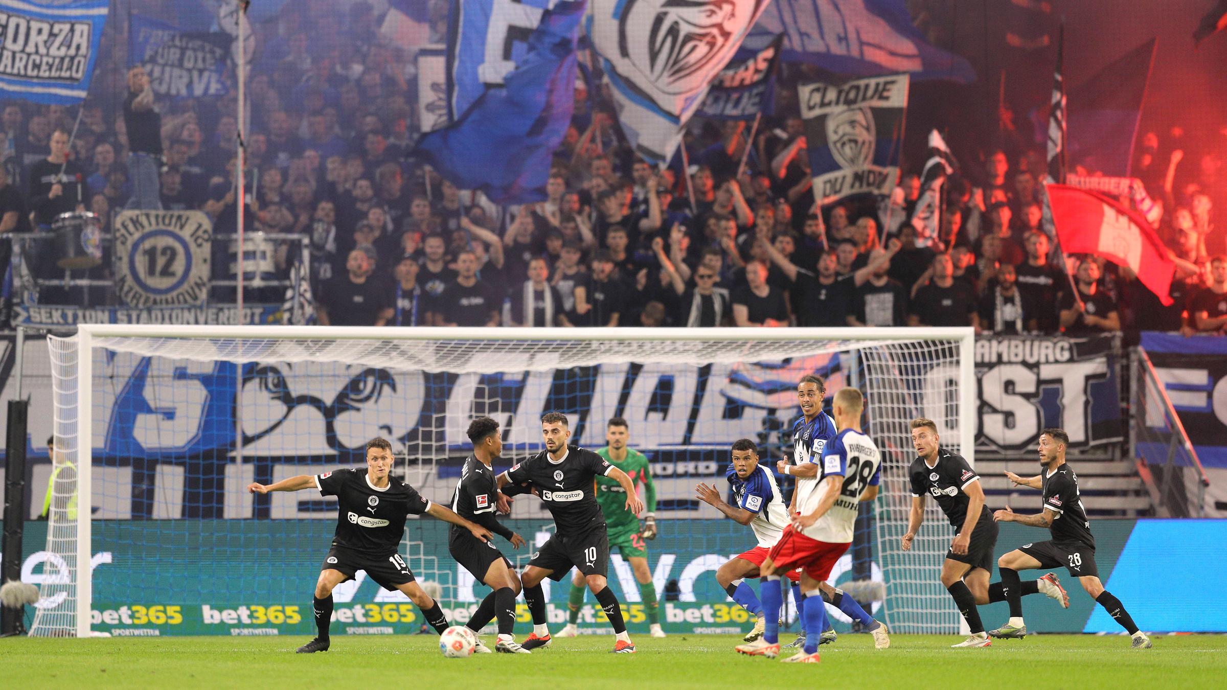 Szene aus dem Spiel Hamburger SV - FC St. Pauli vom 29.08.2025