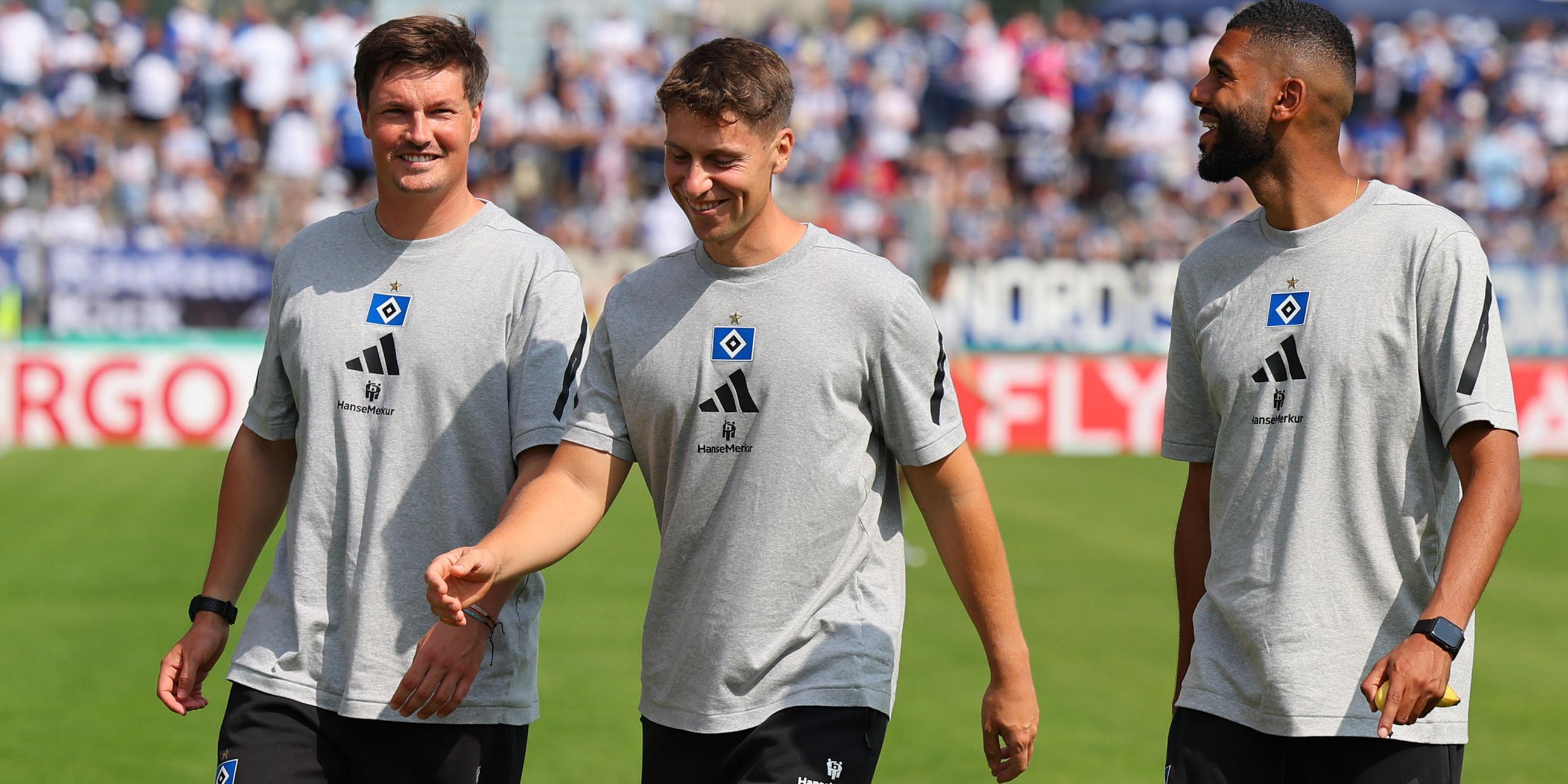 Trainer Merlin Polzin, Co-Trainer Loic Fave und Co-Trainer Richard Krohn