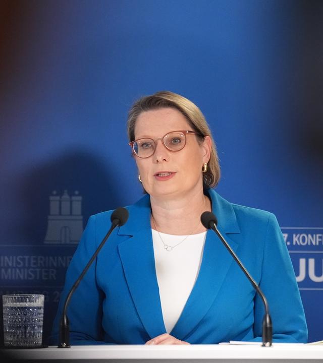 Laut Bundesjustizministerin Hubig ist die Verjährungsfrist bei Vergewaltigung mit fünf Jahren zu kurz. Nun soll sie auf 20 Jahre angehoben werden. 