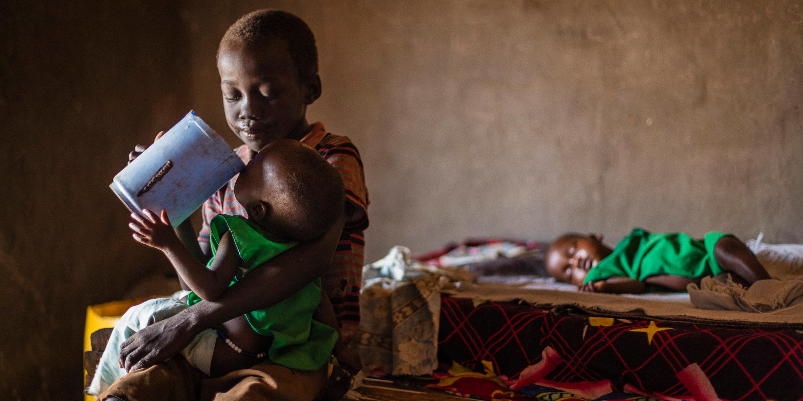 Unterernährte Kindern im Südsudan