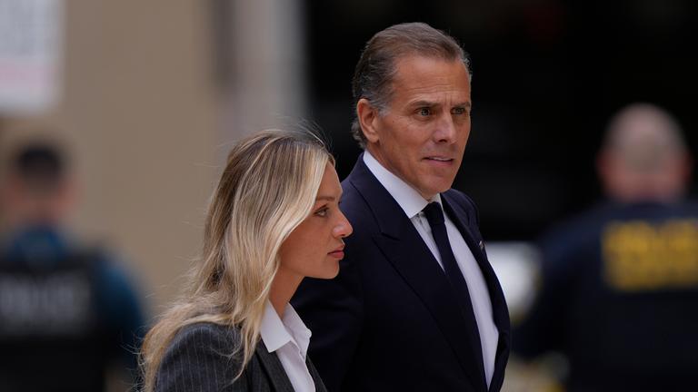 Hunter Biden kommt mit seiner Frau Melissa Cohen Biden am Dienstag, 11.06.2024, in Wilmington, zum Bundesgericht.