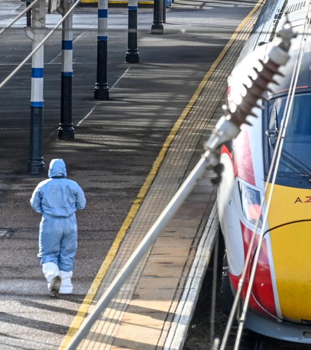 Bluttat im Regionalzug: Zehn Verletzte nach einem Messerangriff nahe Huntingdon