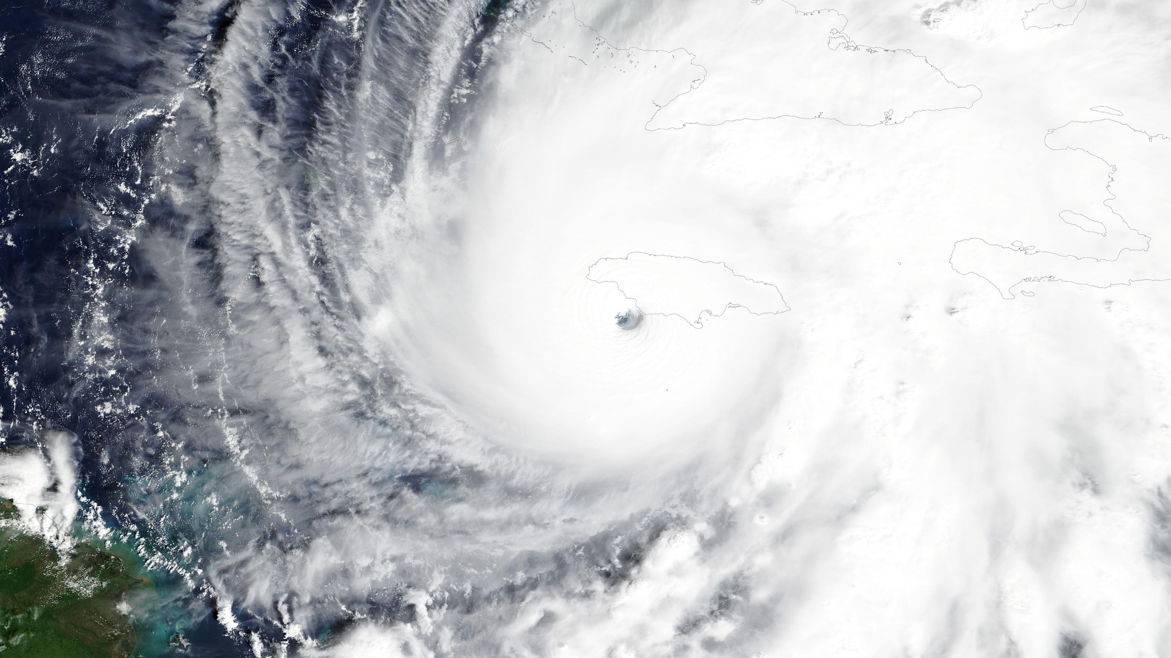 Ein von der NASA-Anwendung Worldview, Teil des NASA Earth Science Data and Information System (ESDIS), zur Verfügung gestelltes Satellitenbild zeigt den Hurrikan Melissa, der sich am 28.10.2025 Jamaika nähert. 