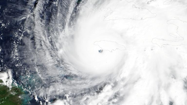 Ein von der NASA-Anwendung Worldview, Teil des NASA Earth Science Data and Information System (ESDIS), zur Verfügung gestelltes Satellitenbild zeigt den Hurrikan Melissa, der sich am 28.10.2025 Jamaika nähert. 