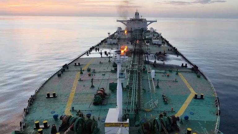 Huthi-Rebellen auf dem griechischen Öltanker "MV Sounion". 