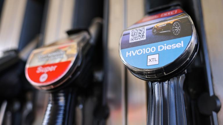Eröffnung einer Tankstelle für HVO100 Diesel