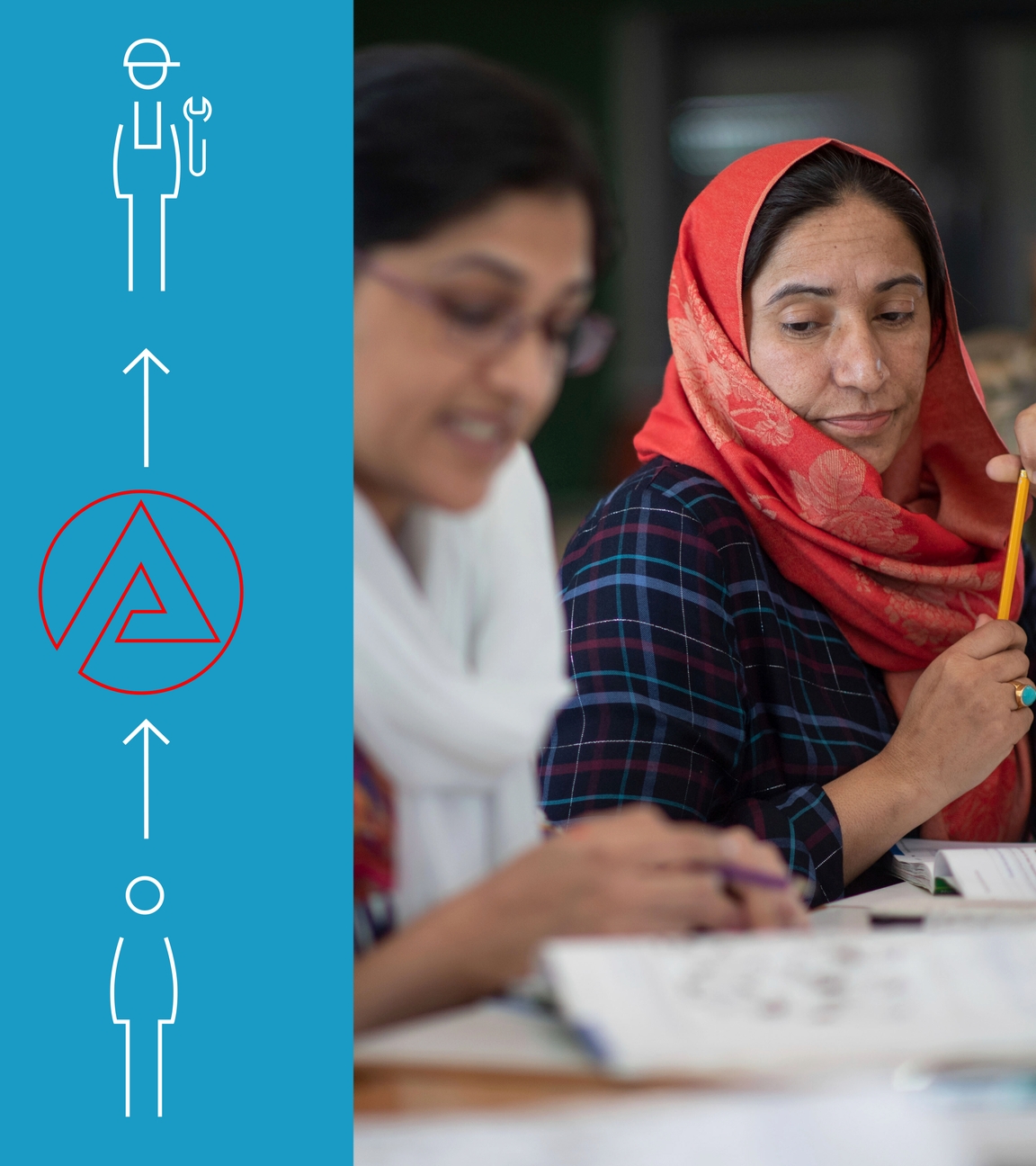 Geflüchtete Frauen in der Schule und Grafik mit Pictogrammen