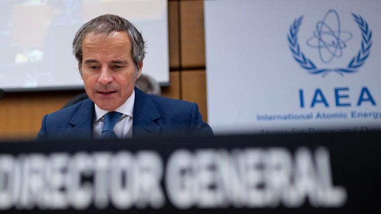 Österreich, Wien: Der Generaldirektor der Internationalen Atomenergie-Organisation (IAEA), Rafael Grossi, nimmt an der Sitzung des Gouverneursrats der IAEO am Hauptsitz der Organisation teil