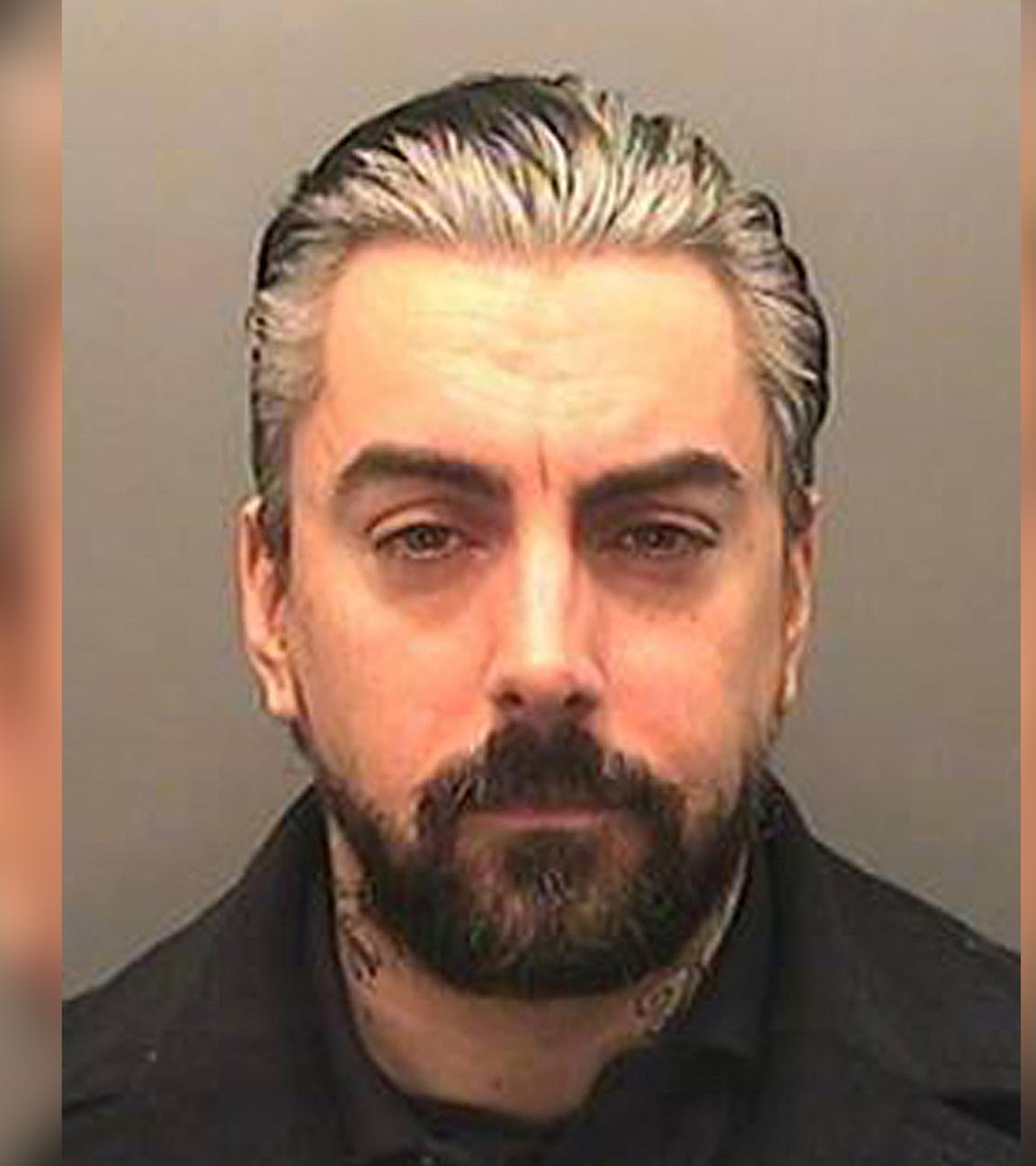 Archiv: Ein am 17. Dezember 2013 von der Polizei in Südwales veröffentlichtes Foto zeigt ein Porträt des britischen Rocksängers Ian Watkins