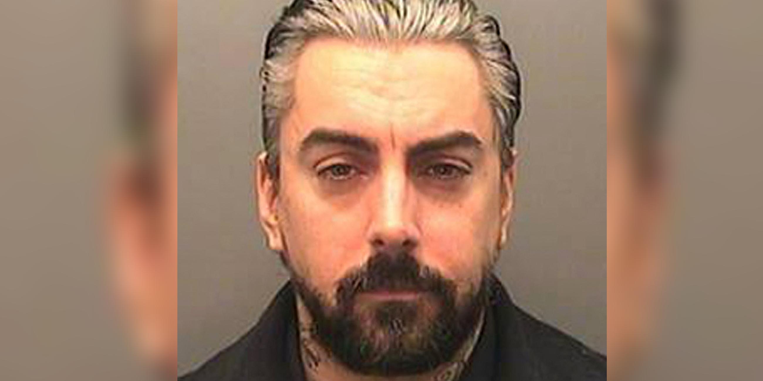 Archiv: Ein am 17. Dezember 2013 von der Polizei in Südwales veröffentlichtes Foto zeigt ein Porträt des britischen Rocksängers Ian Watkins