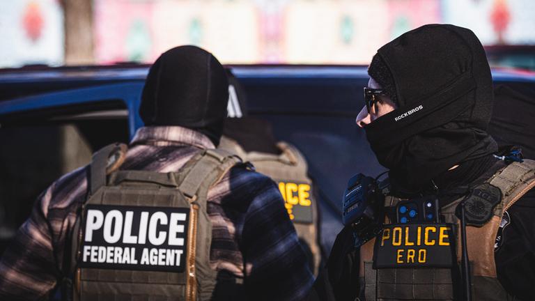 ICE-Agenten bei Festnahmen in Minneapolis