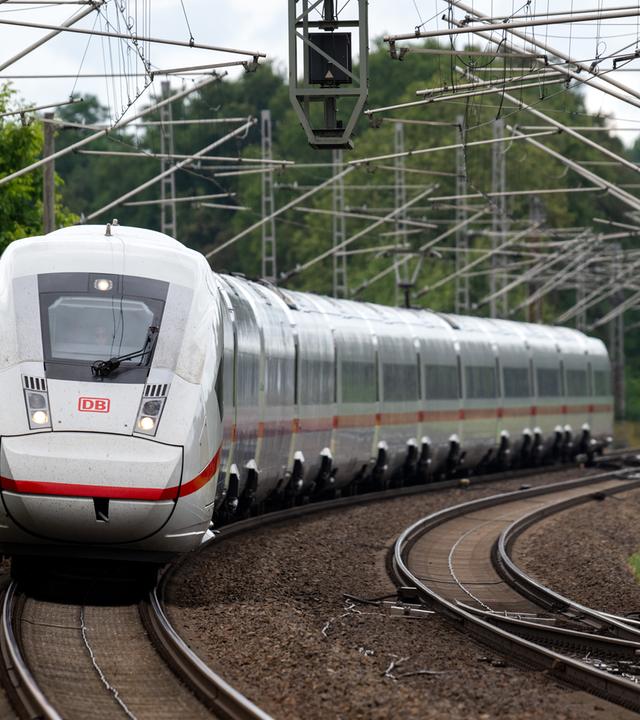 ICE auf der Bahnstrecke Berlin - Hamburg.