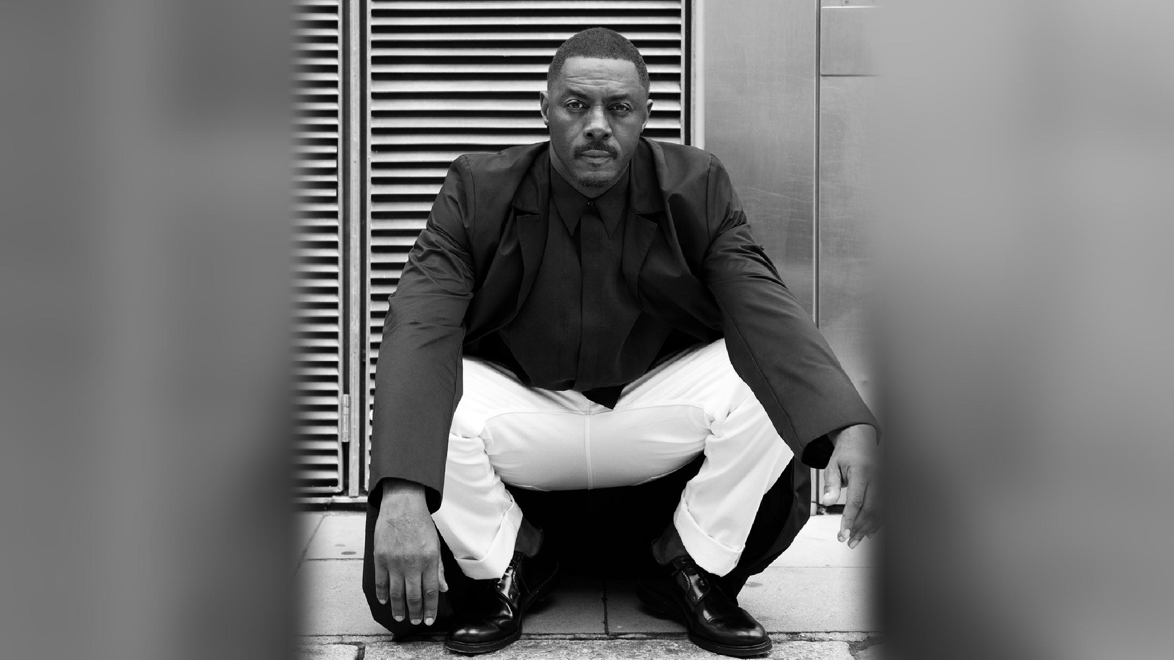 Idris Elba modelt für Calvin Klein