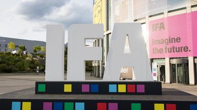 Das Logo der IFA steht vor dem Suedeingang der Messe Berlin bei der IFA Funkausstellung auf dem Messegelaende.