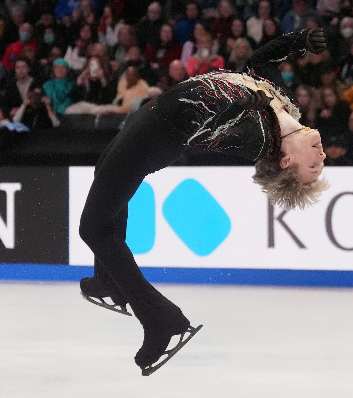 Ilia Malinin springt bei seiner Kür bei der Eiskunstlauf-WM 2025