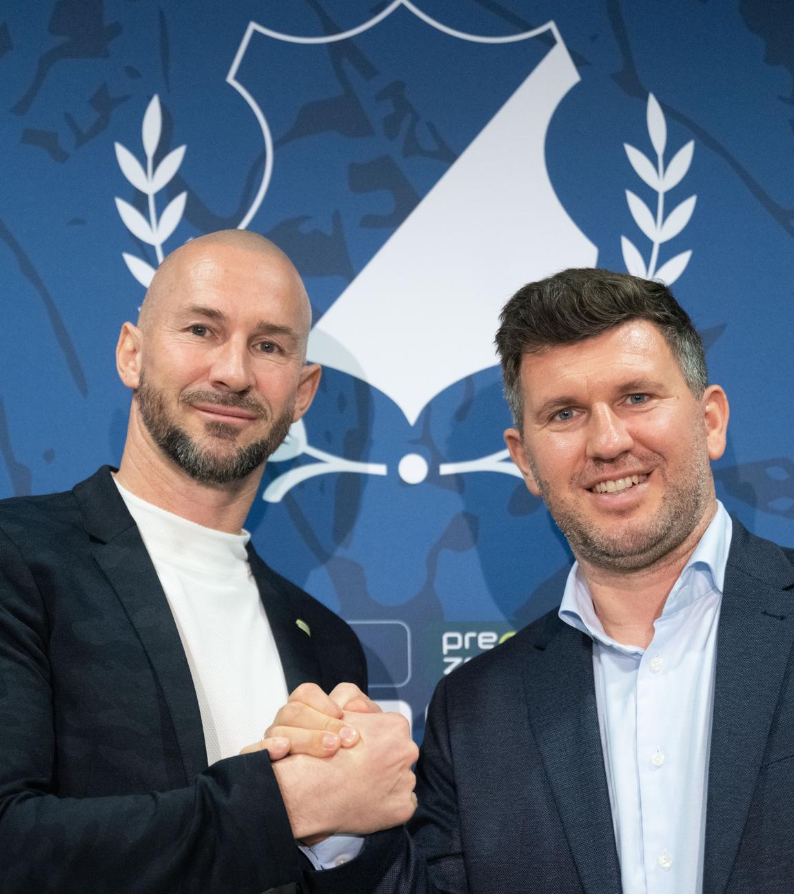 Christian Ilzer wird auf einer Pressekonferenz mit Geschäftsführer Andreas Schicker als neuer Trainer bei der TSG 1899 Hoffenheim vorgestellt