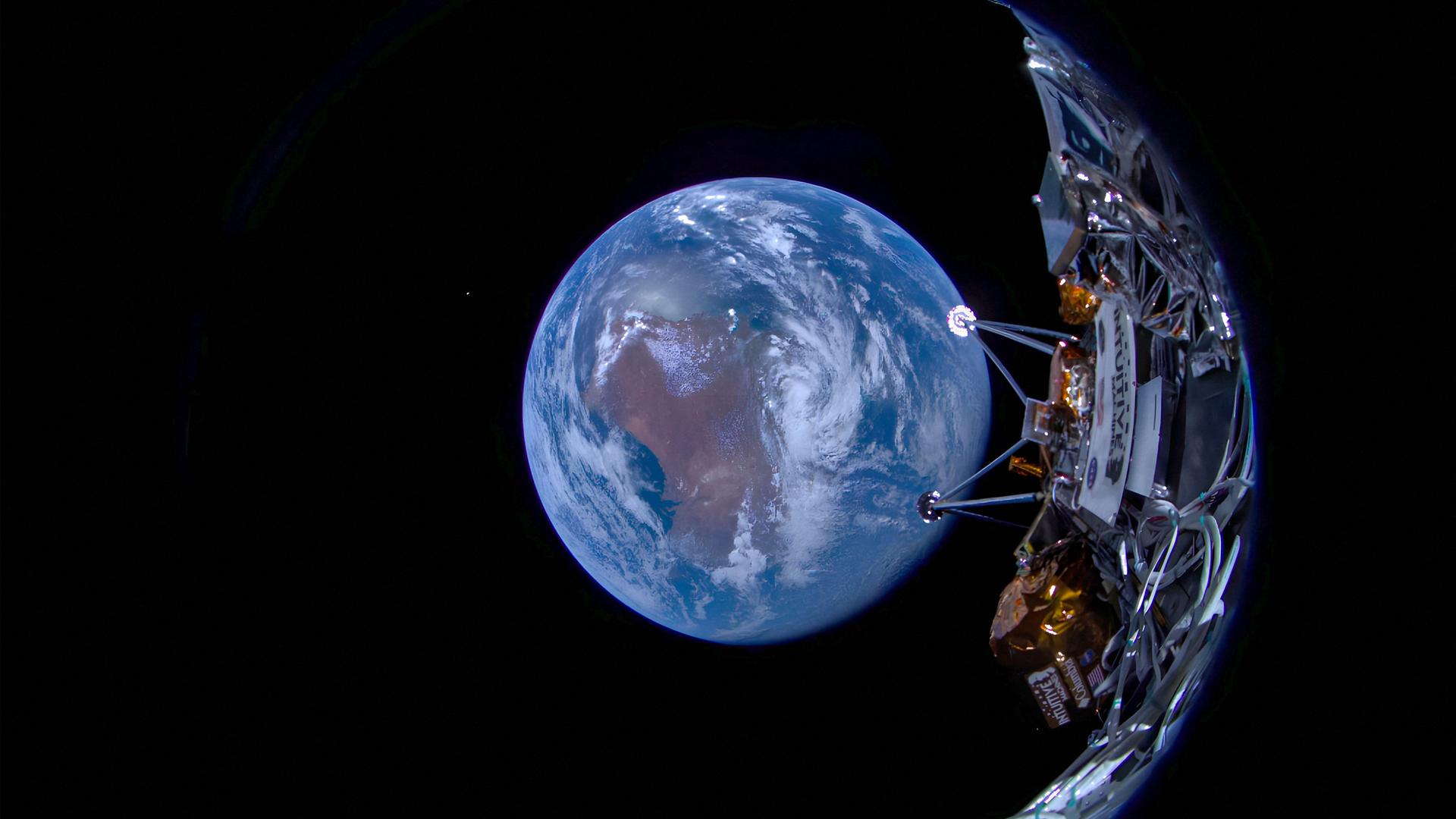 Den ersten Blick auf die Erde während der IM-1-Mission am 16.02.2024.