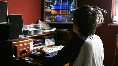 The Darkest Web - Ermittler im Kampf gegen Kindesmissbrauch