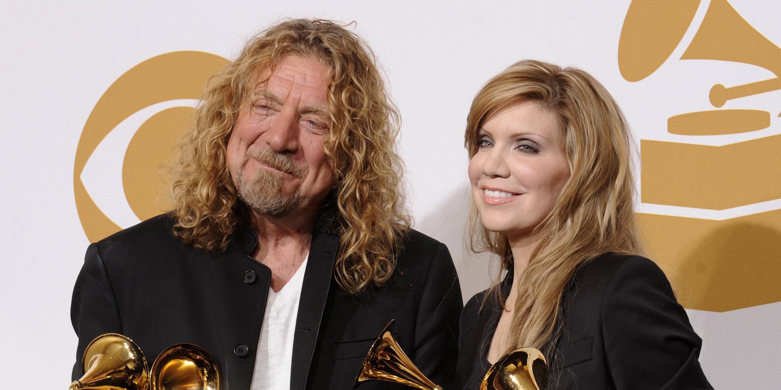 Bildnummer: 52885388  Datum: 08.02.2009  Copyright: imago/UPI PhotoSängerin Alison Krauss und Sänger Robert Plant (beide Preisträger Album of the Year und Best Pop Collaboration with Vocals) mit Trophäen anlässlich der 51st Annual Grammy Awards in Los Angeles PUBLICATIONxINxGERxSUIxAUTxHUNxONLY , Objekte , Personen; 2009, Los Angeles, Pressetermin, Grammys, Award, Musik, Trophäe; , quer, Kbdig, Gruppenbild, close, Randbild, People, o0 51Bildnummer 52885388 Date 08 02 2009 Copyright Imago UPi Photo Singer Alison Krauss and Singer Robert plant both Prize winners Album of The Year and Best Pop Collaboration With Vocals with Trophies during the 51st Annual Grammy Awards in Los Angeles PUBLICATIONxINxGERxSUIxAUTxHUNxONLY Objects People 2009 Los Angeles Press call Grammys Award Music Trophy horizontal Kbdig Group photo Close Edge image Celebrities o0 51 