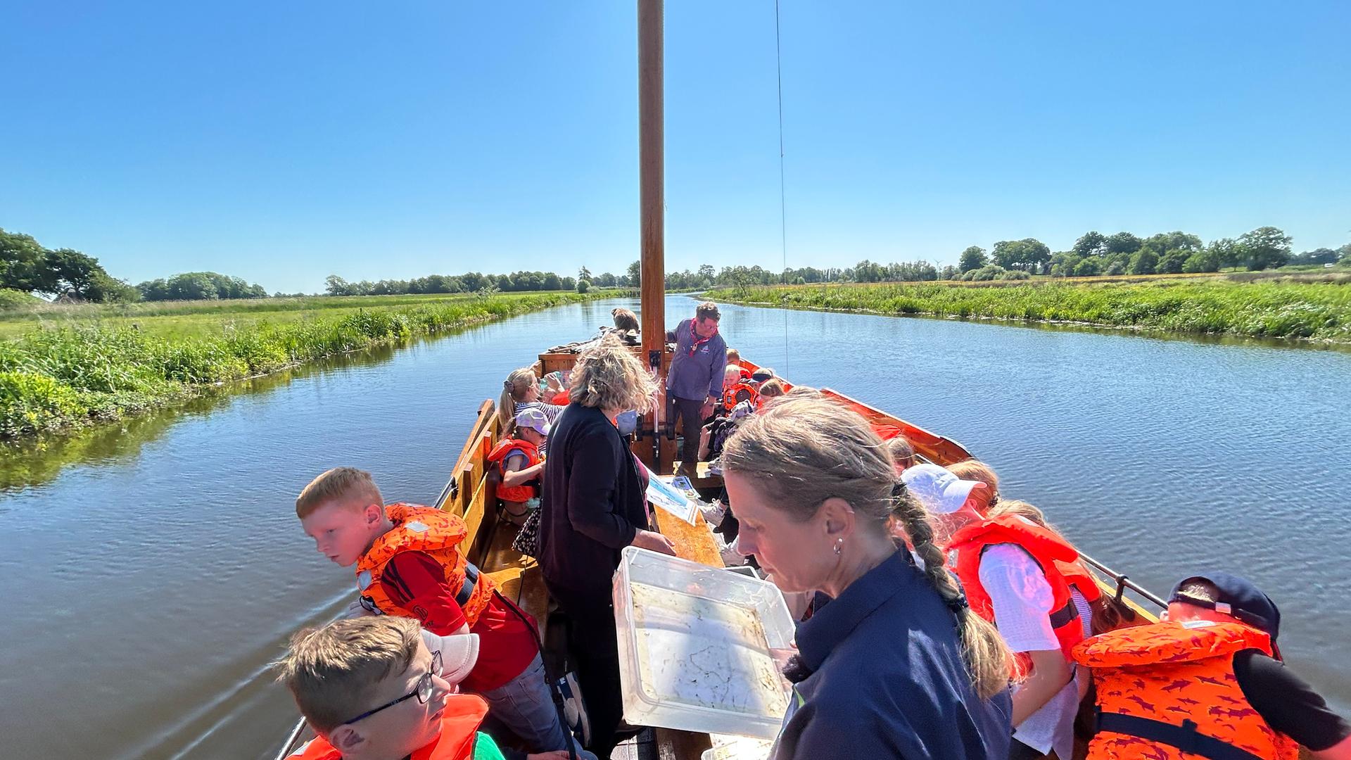 Schippern auf der Vechte mit der Zooschule