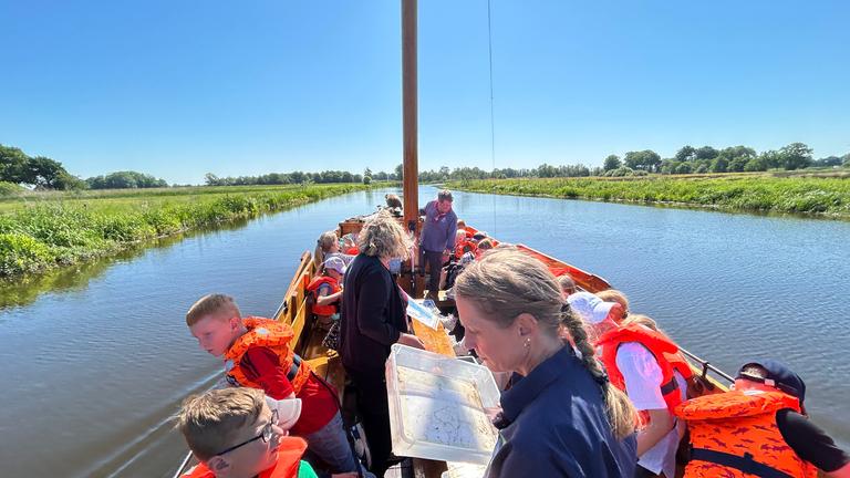 Schippern auf der Vechte mit der Zooschule