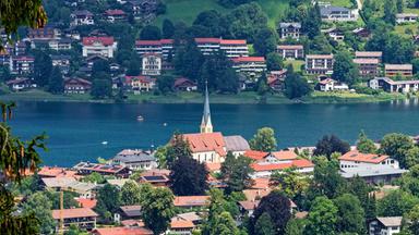 Symbolbild: Rottach-Egern mit Kirche St. Laurentius am Tegernsee