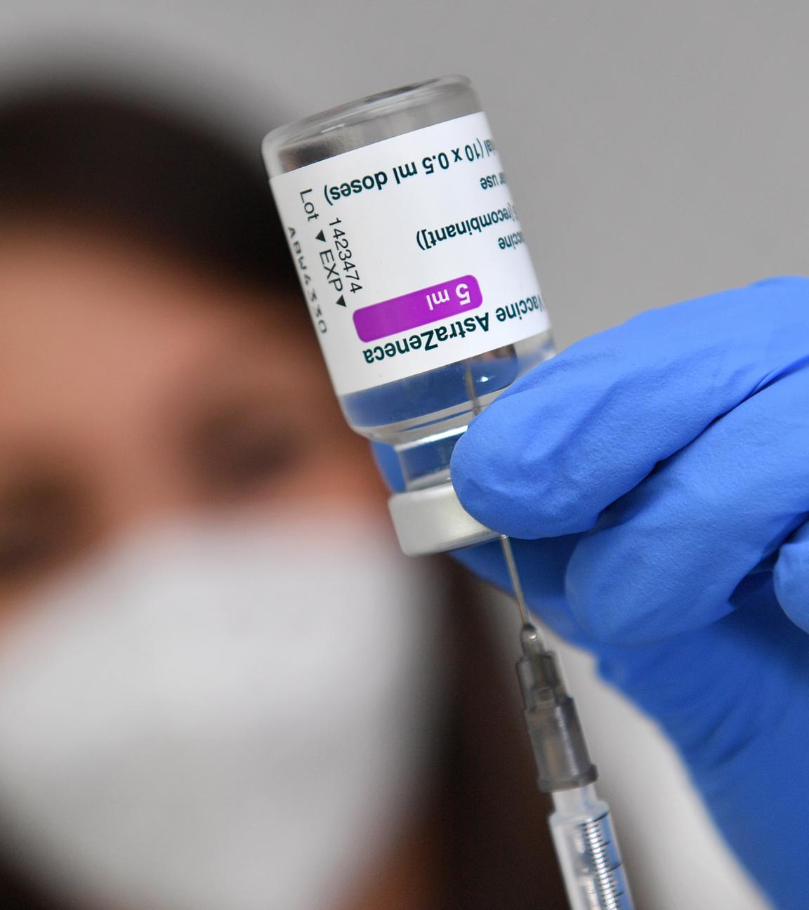 Impfdose mit Impfstoff von Astrazeneca, Symbolbild