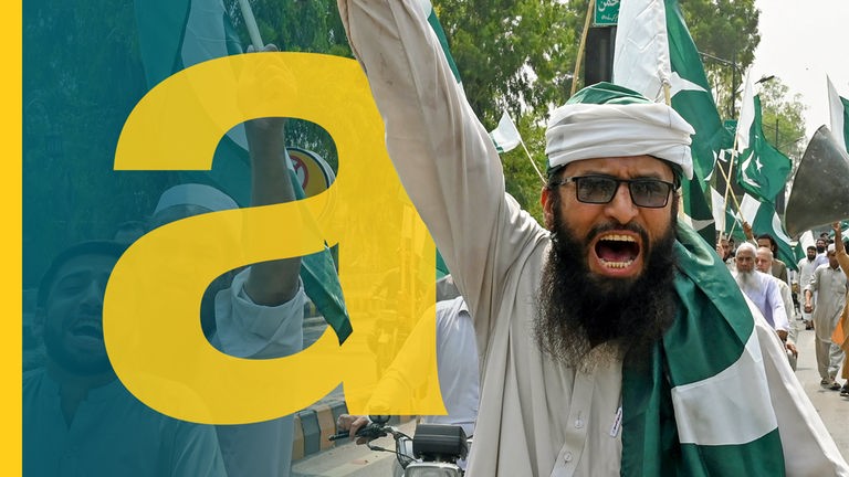 Demosntrierende Pakistani, welche an einer anti-Indien Demo teilnehmen