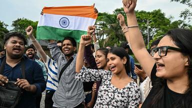 Druck der "Kakerlaken": Indiens Bildungsminister tritt ab