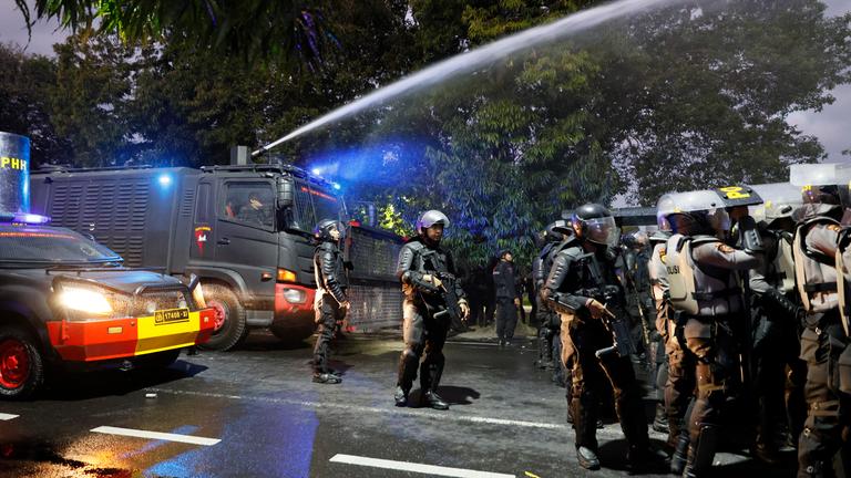 Protests over the death of a motorbike-hailing driver in Denpasar