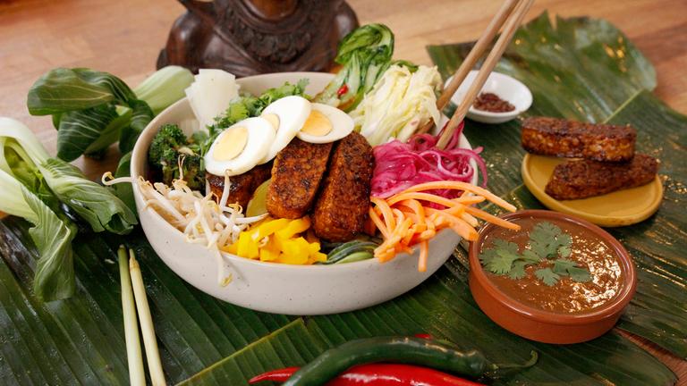 Indonesischer Gemüsesalat "Gado-Gado"