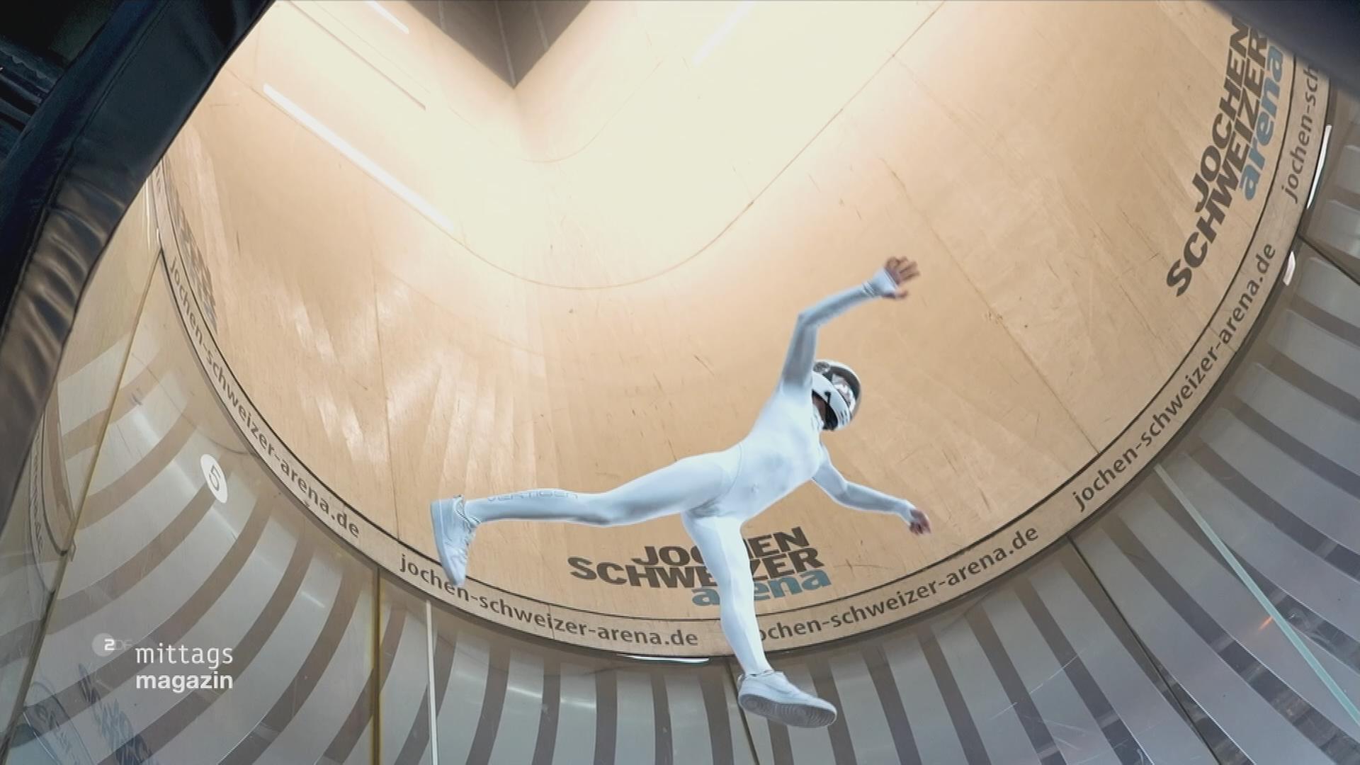 Indoor-Skydiverin Jule Schweizer