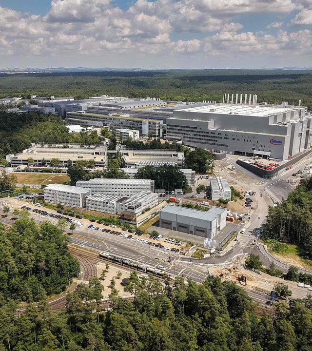 Rund 5 Milliarden Euro hat Infineon in seine neue Mikrochip-Produktionsstätte in Dresden investiert.