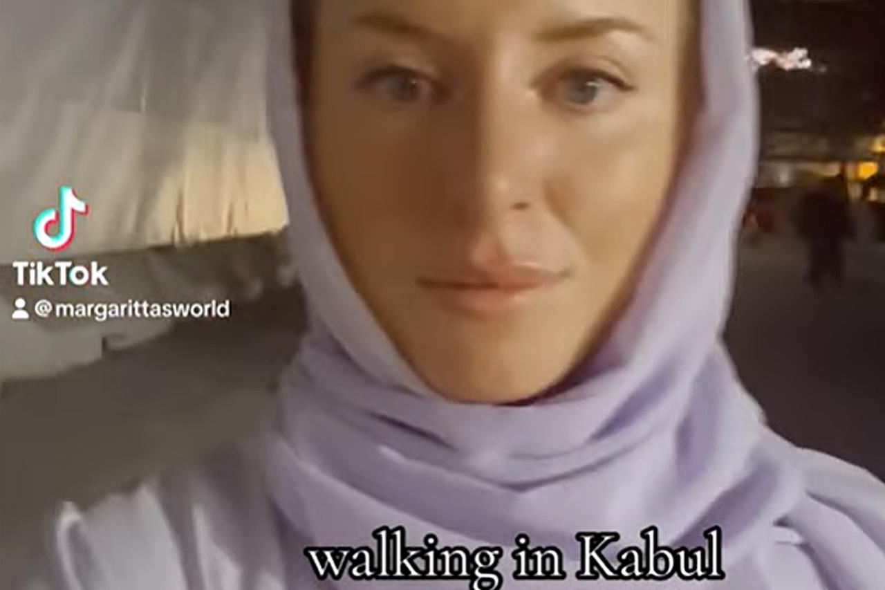 Screenshot: Margaritta Steffens läuft nachts durch Kabul, "um zu zeigen, dass es sicher ist" 