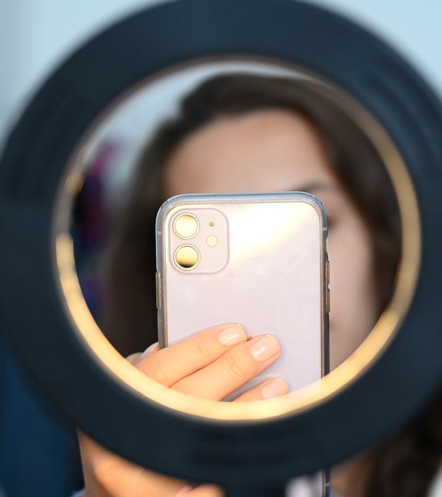 Influencerin, Symbolbild