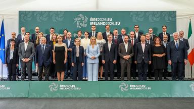 Gruppenfoto der EU-Ausßenminister beim informellen Treffen in Irland.