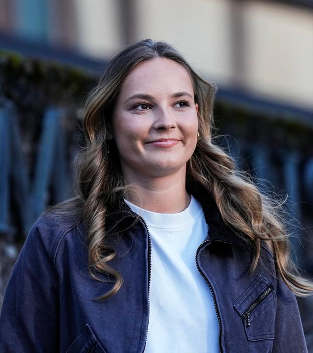 Die norwegische Prinzessin Ingrid Alexandra lächelt an ihrem ersten Studientag in Oslo