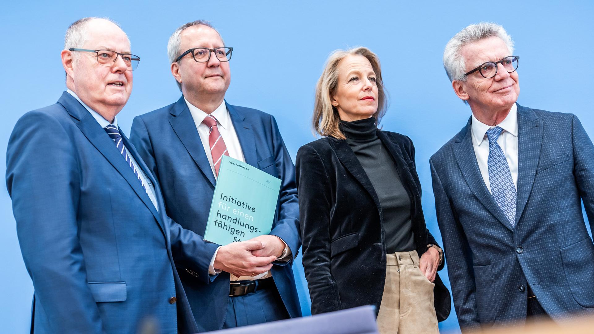 Peer Steinbrück, Andreas Vosskuhle, Julia Jäkel und Thomas de Maiziere