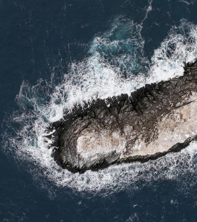 Blick auf eine Insel im Weddellmeer, die bisher auf Seekarten noch nicht verzeichnet war. Aufgenommen am 26.03.2026.