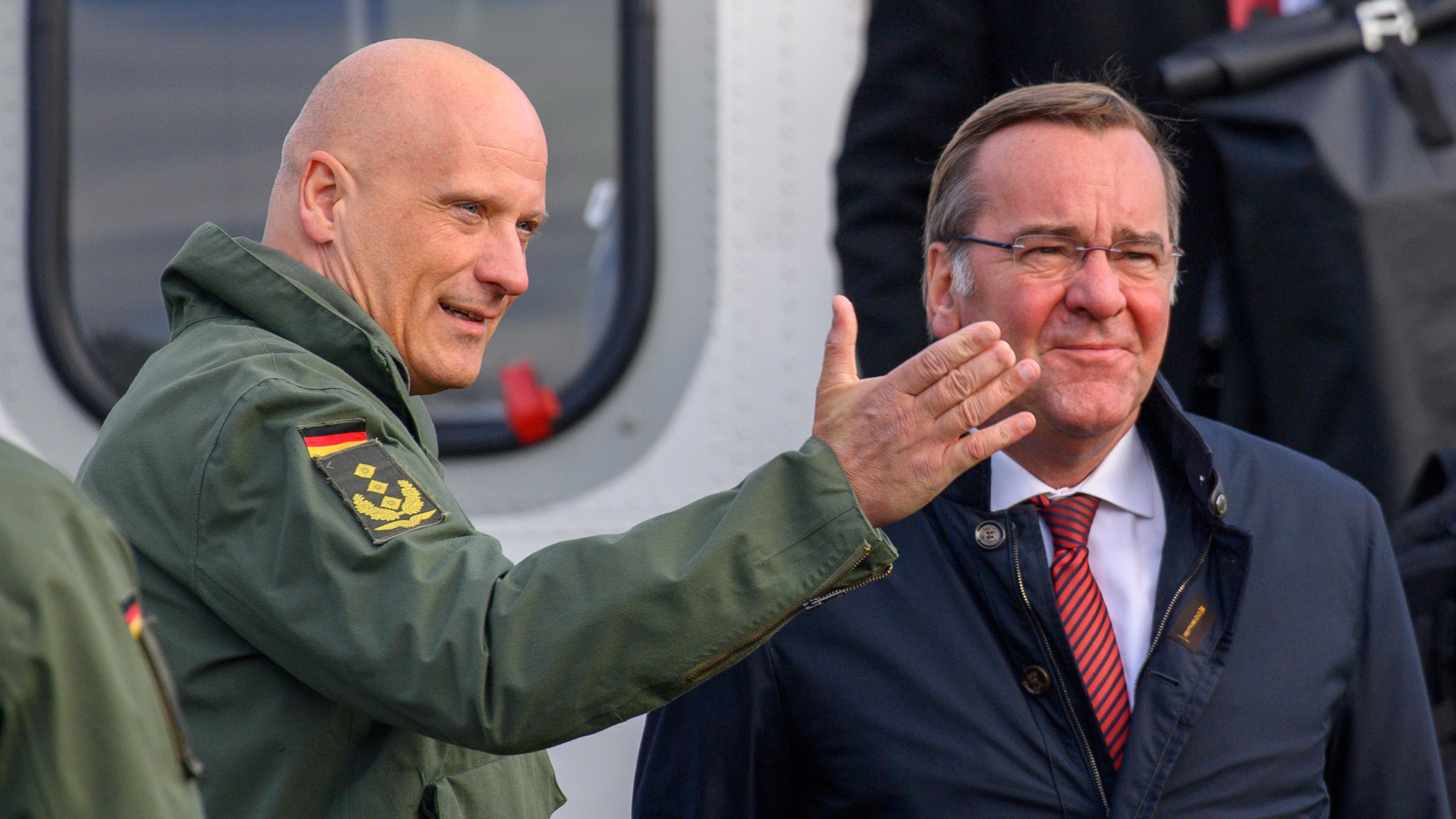 Luftwaffeninspekteur Ingo Gerhartz mit Boris Pistorius