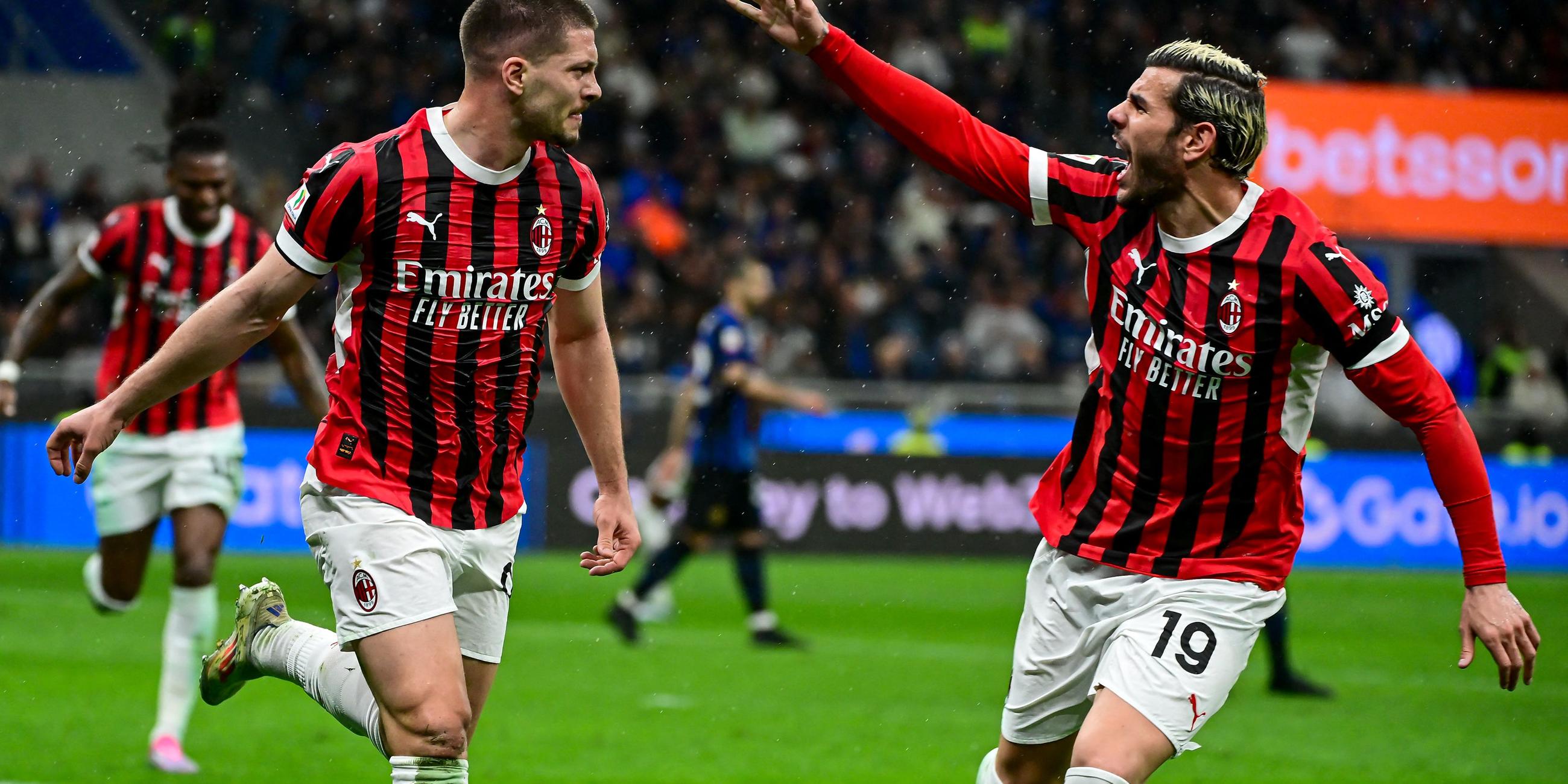 Luka Jovic und Theo Hernandez beim Torjubel