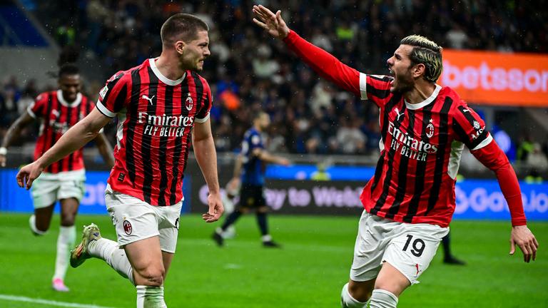 Luka Jovic und Theo Hernandez beim Torjubel