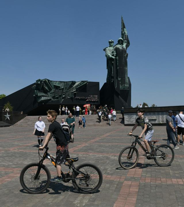 Ukrainer in russisch besetzten Gebieten wie der Stadt Donezk sind von der Internetsperre ebenfalls betroffen.