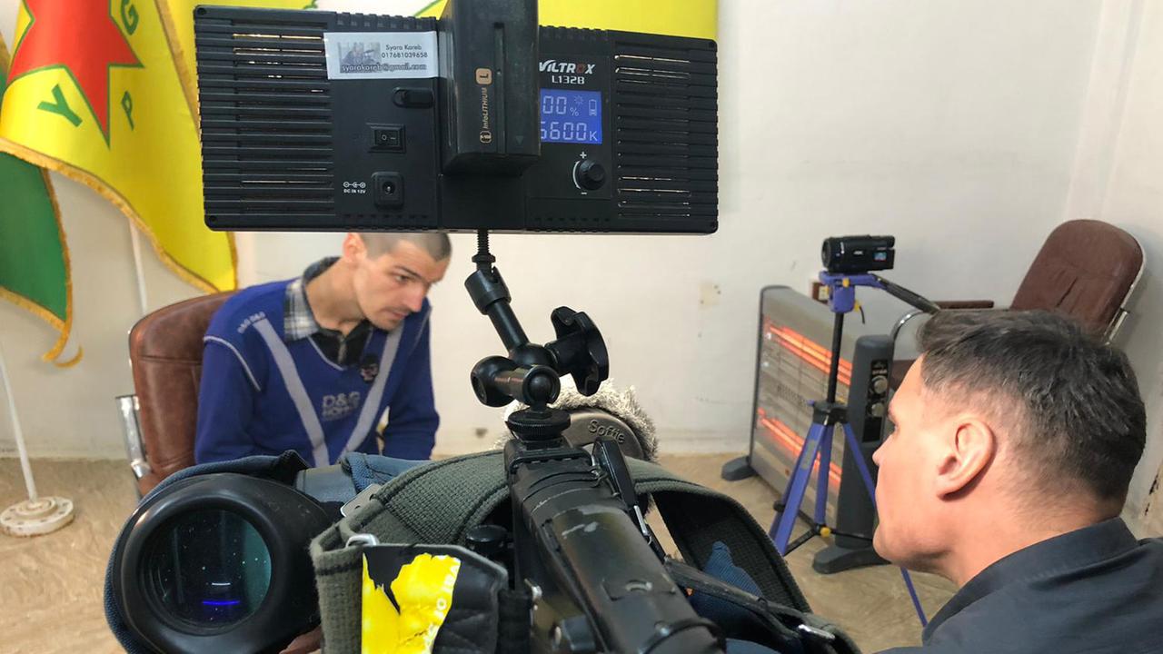 Frontal 21-Interview mit deutschem IS-Dschihadisten Martin Lemke in einem Lager im syrisch-irakischen Grenzgebiet