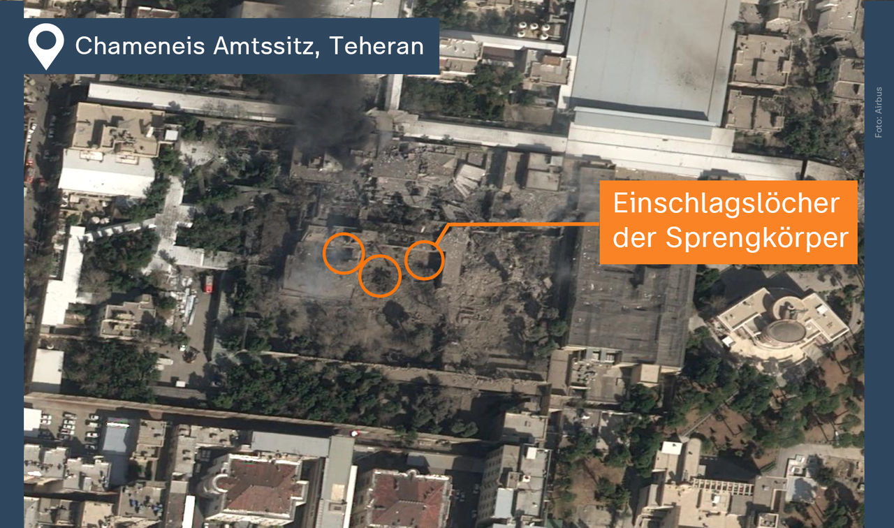 Die Einschlagslöcher nach den Angriffen auf Chamenei