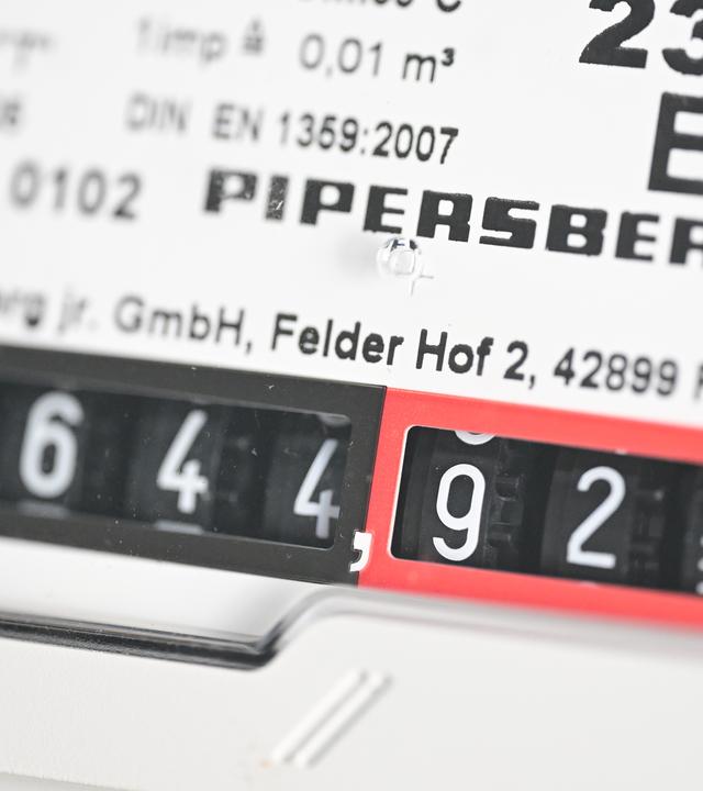 Ein Gaszähler in einem Wohnhaus.
